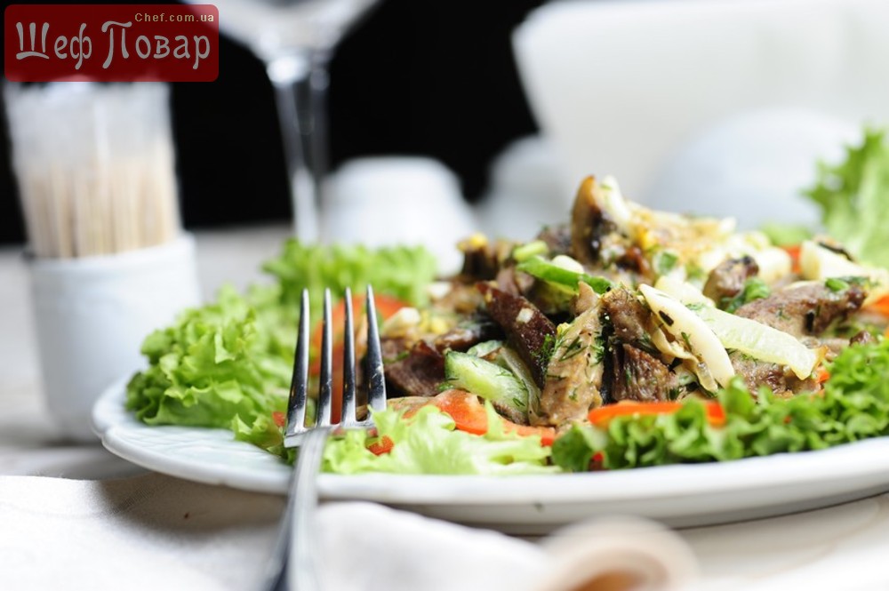 Слоеный салат с языком – кулинарный рецепт