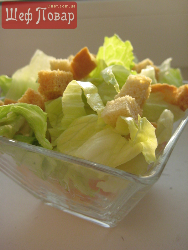 Рецепт на 8 Марта: салат из копченой курицы, помидоров и сыра