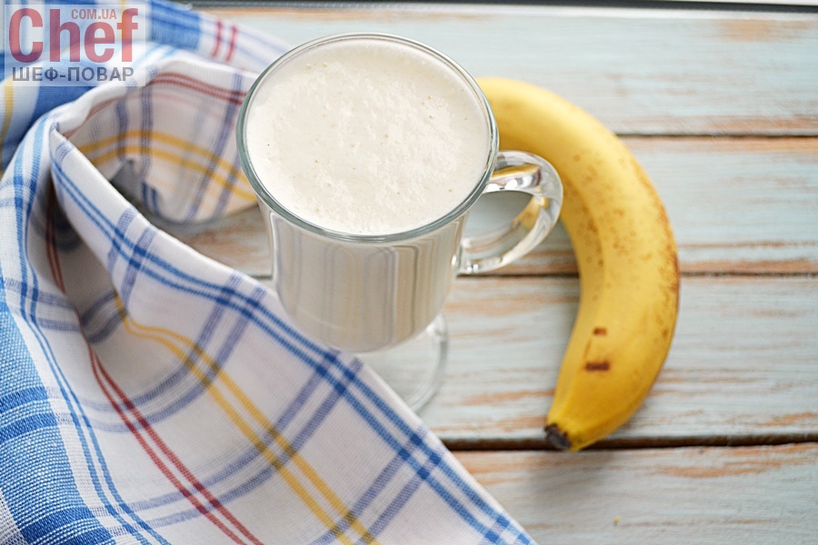 Молочно-банановий коктейль з вівсянкою 