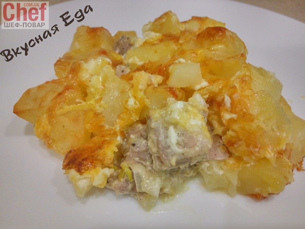 Сочная свинина, запеченная в духовке с картофелем: рецепт для праздничного стола