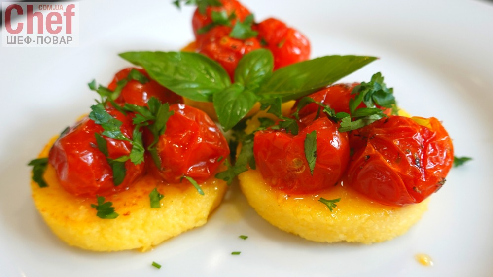 Полента с сыром, томатами, и базиликом ( Рецепт поленты ) // Polenta