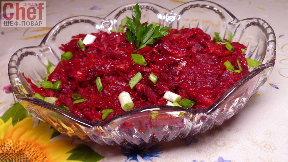 Простой и вкусный салат с красной икрой